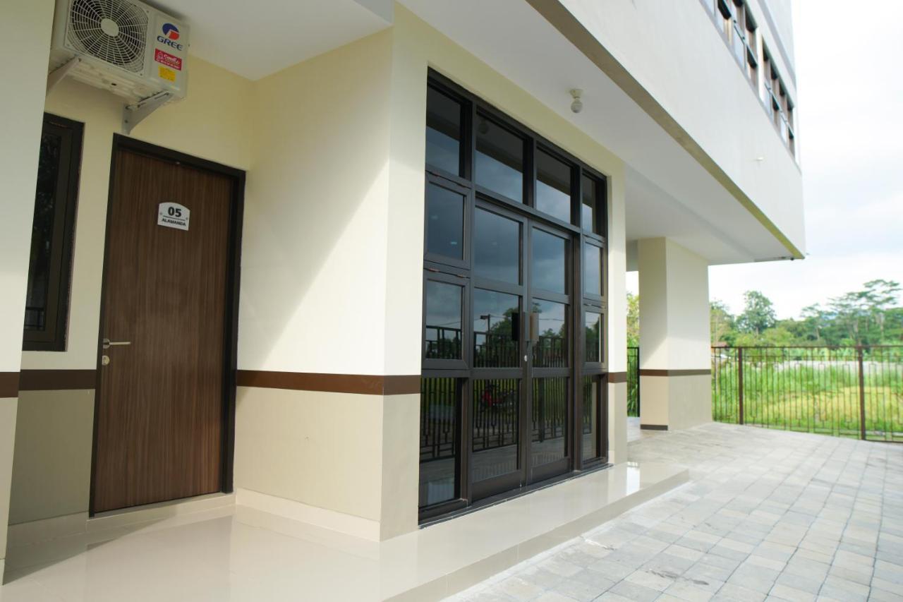 Albergue Kost Eksklusif Teduh Salakan Exterior foto