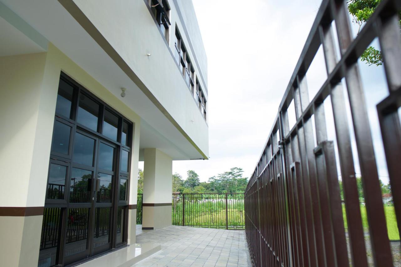 Albergue Kost Eksklusif Teduh Salakan Exterior foto